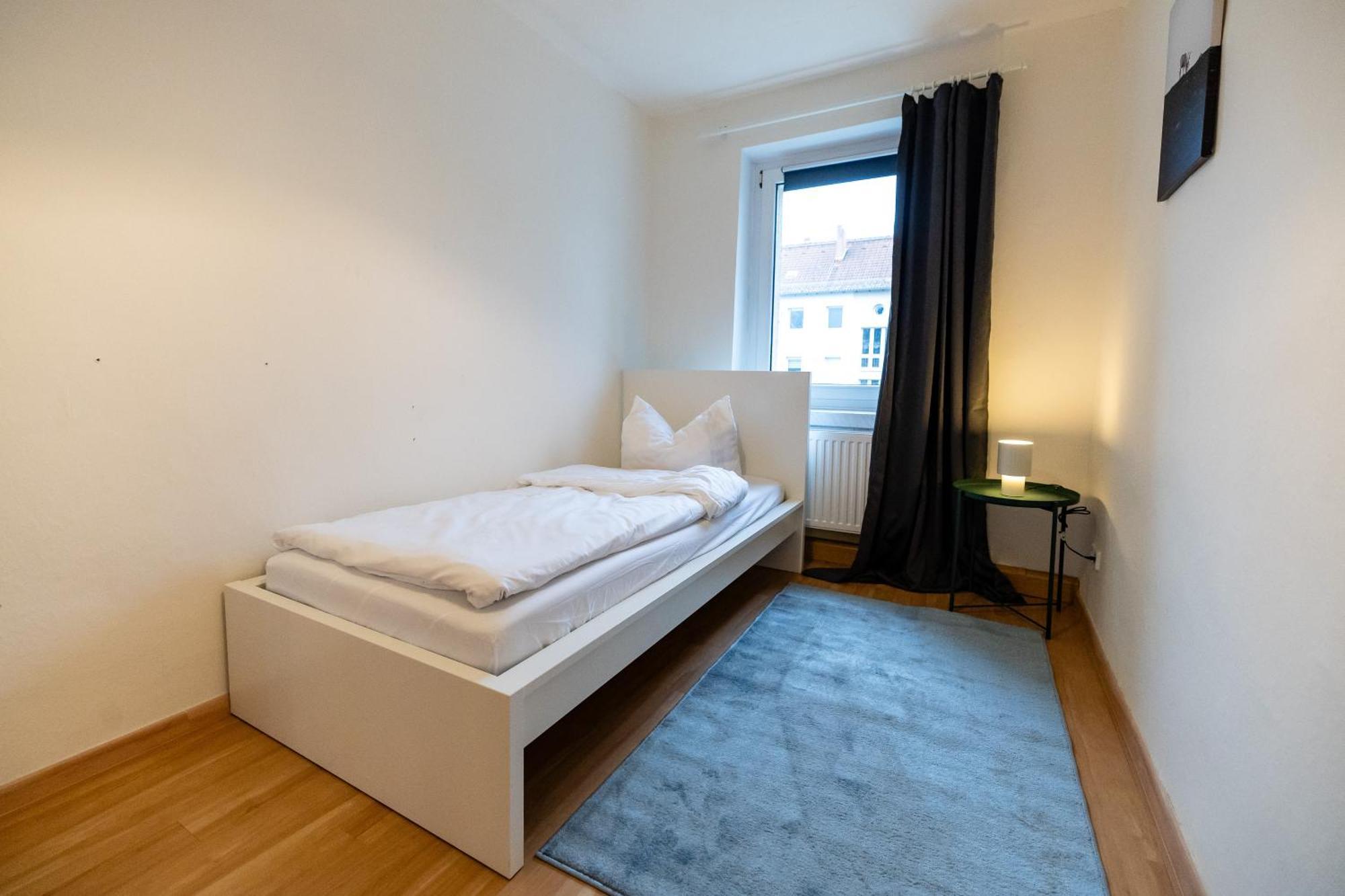 Moderne 4 Zimmer Wohnung Vollausgestattet Und Moebliert Halle  ภายนอก รูปภาพ